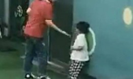 爆料老师打孩子视频,老师殴打学生现场视频曝光