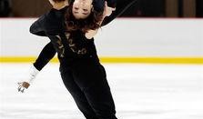 媒体爆料花样滑冰视频,揭秘花样滑冰背后的精彩瞬间